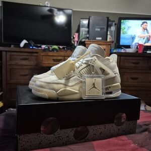 Nike Air Jordan 4 Retro Sneakers